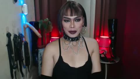 Snapshot of dominantrix_diannaxxx chatting on March 2026 09:03:02 AM diana online show from March 2026 09:03:02 AM