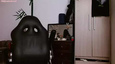 Logan - INDEPENDET MODEL online show from April 2026 09:46:01 AM
