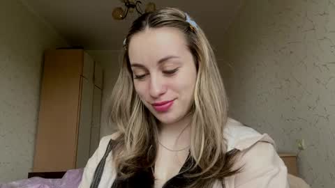Mia online show from May 2026 07:28:02 AM