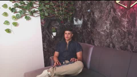 Snapshot of dominic_connor chatting on February 2026 07:39:02 PM DOMI online show from February 2026 07:39:02 PM