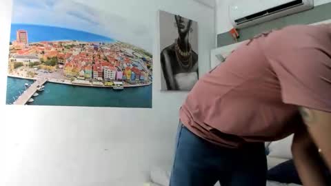 Snapshot of dominic_connor chatting on February 2026 03:43:02 AM DOMI online show from February 2026 03:43:02 AM