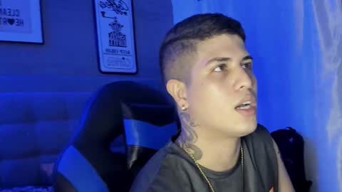 Snapshot of dominic_connor chatting on February 2026 03:33:01 AM DOMI online show from February 2026 03:33:01 AM