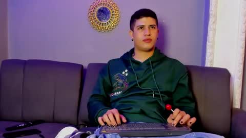 Snapshot of dominic_connor chatting on February 2026 01:56:02 AM DOMI online show from February 2026 01:56:02 AM