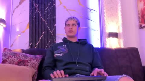 DOMI online show from April 2026 03:24:01 AM