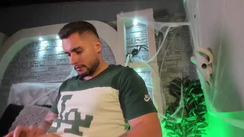 Snapshot of dominic_de_luca chatting on October 2025 03:07:02 AM dominic de luca online show from October 2025 03:07:02 AM