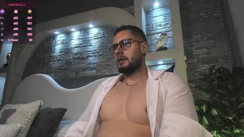 Snapshot of dominic_de_luca chatting on November 2025 03:38:02 AM dominic de luca online show from November 2025 03:38:02 AM