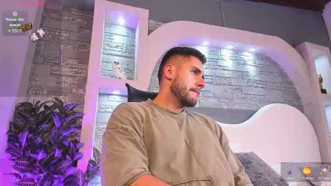 Snapshot of dominic_de_luca chatting on December 2025 03:34:01 AM dominic de luca online show from December 2025 03:34:01 AM