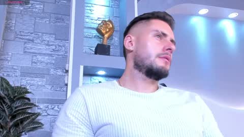 Snapshot of dominic_de_luca chatting on April 2026 04:23:02 AM dominic de luca online show from April 2026 04:23:02 AM