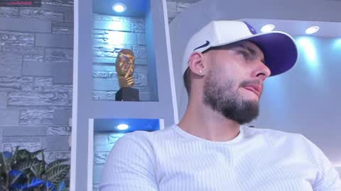 Snapshot of dominic_de_luca chatting on April 2026 03:13:01 AM dominic de luca online show from April 2026 03:13:01 AM