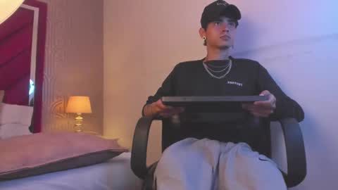 Dominic foox online show from February 2026 01:31:02 PM