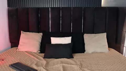 Snapshot of dominic_ghost chatting on September 2025 12:03:02 AM Dominic online show from September 2025 12:03:02 AM