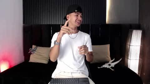 Snapshot of dominic_ghost chatting on October 2025 11:49:02 PM Dominic online show from October 2025 11:49:02 PM