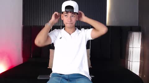 Snapshot of dominic_ghost chatting on December 2025 04:53:01 AM Dominic online show from December 2025 04:53:01 AM