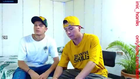 Snapshot of dominic_hanks chatting on February 2025 05:53:02 AM DOMINIC AND ANDREW online show from February 2025 05:53:02 AM