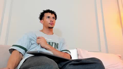 Dominick Star online show from January 2025 09:27:01 AM