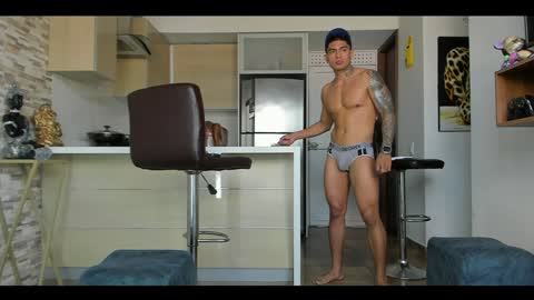 Snapshot of dominiofit chatting on January 2025 04:01:02 PM Only fans Ronnie col---InstaRonniecolleman online show from January 2025 04:01:02 PM