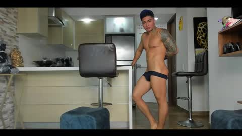 Snapshot of dominiofit chatting on February 2025 07:13:01 PM Only fans Ronnie col---InstaRonniecolleman online show from February 2025 07:13:01 PM