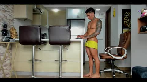 Snapshot of dominiofit chatting on February 2025 07:14:02 PM Only fans Ronnie col---InstaRonniecolleman online show from February 2025 07:14:02 PM