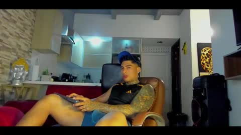 Snapshot of dominiofit chatting on October 2025 02:22:02 AM Only fans Ronnie col---InstaRonniecolleman online show from October 2025 02:22:02 AM