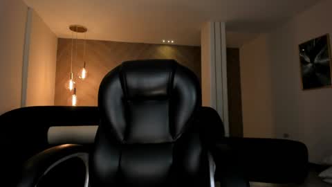 Dominique online show from December 2024 05:13:01 AM