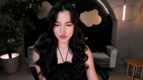 Dominique online show from January 2025 11:34:02 PM