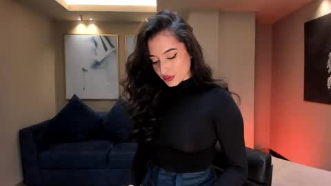 Dominique online show from March 2025 08:10:02 PM