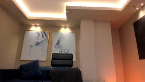 Dominique online show from March 2025 02:50:01 AM