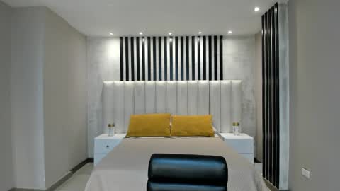 Dominique online show from March 2025 08:45:02 PM