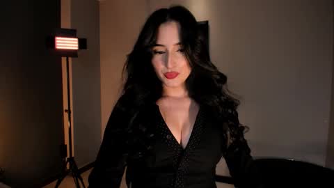 Dominique online show from October 2025 09:46:01 PM