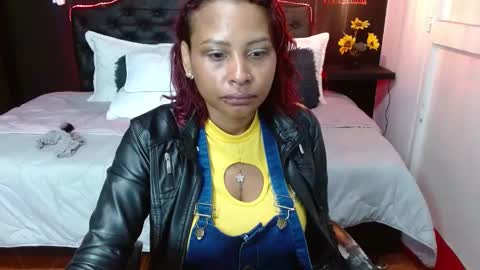  D O M I N K  online show from February 2025 02:08:02 AM