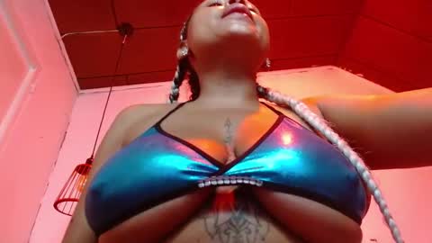 Snapshot of domink_gilr chatting on November 2025 07:58:01 AM D O M I N K online show from November 2025 07:58:01 AM