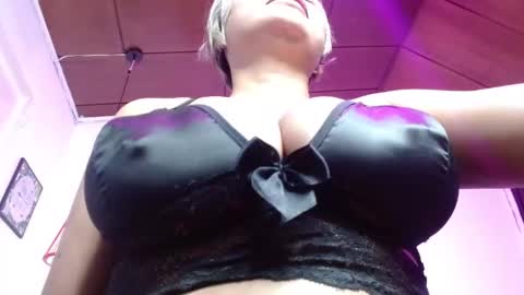 Snapshot of domink_gilr chatting on February 2026 06:48:02 AM D O M I N K online show from February 2026 06:48:02 AM