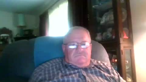 Snapshot of domino81212 chatting on April 2026 11:31:02 PM domino81212 online show from April 2026 11:31:02 PM