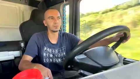 domnu_ozfutura online show from October 2025 09:50:02 AM