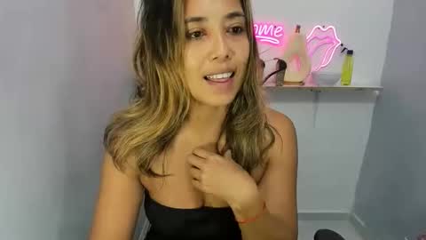dona_tella online show from May 2026 11:26:01 AM