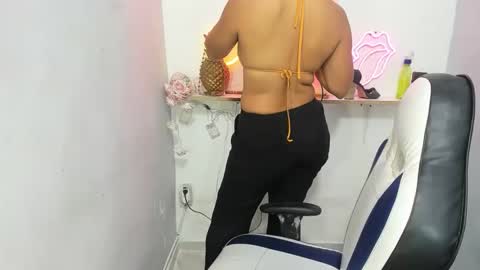 dona_tella online show from May 2026 10:44:01 AM
