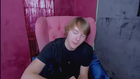 Snapshot of donald_brooks chatting on December 2025 09:52:01 PM Donald online show from December 2025 09:52:01 PM