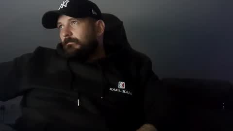 donchriiis online show from November 2025 10:43:02 PM