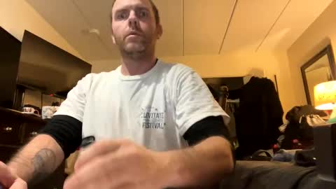 Snapshot of dondoin chatting on January 2025 12:26:01 AM live online show from January 2025 12:26:01 AM