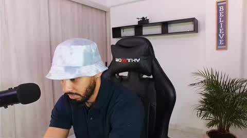 Snapshot of donn_cruz chatting on October 2025 05:41:02 PM Victor online show from October 2025 05:41:02 PM