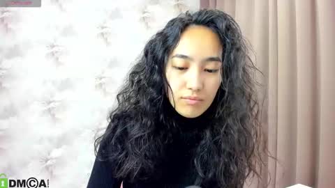 Snapshot of donnaa_drew chatting on October 2025 03:02:02 AM Aura online show from October 2025 03:02:02 AM