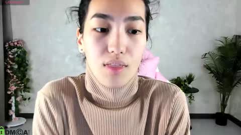 Snapshot of donnaa_drew chatting on October 2025 03:06:01 AM Aura online show from October 2025 03:06:01 AM