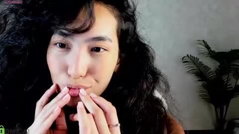 Snapshot of donnaa_drew chatting on November 2025 02:55:02 AM Aura online show from November 2025 02:55:02 AM