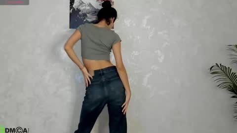 Snapshot of donnaa_drew chatting on November 2025 03:27:02 AM Aura online show from November 2025 03:27:02 AM