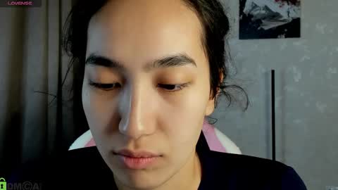 Snapshot of donnaa_drew chatting on December 2025 01:59:02 AM Aura online show from December 2025 01:59:02 AM