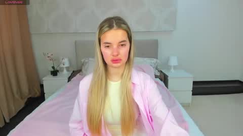 Donna On GMT2 Mon-Fri 3-9 AM online show from May 2026 11:56:01 PM