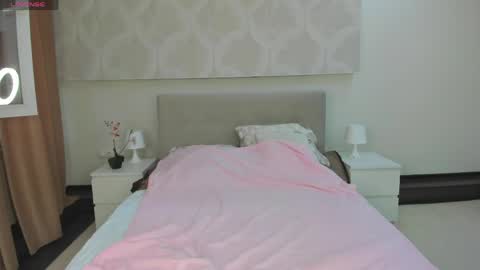 Donna On GMT2 Mon-Fri 3-9 AM online show from May 2026 11:36:01 PM