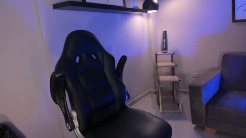  Donna Stonne  online show from January 2025 07:17:02 PM