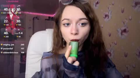 Nicole online show from February 2025 01:06:01 PM