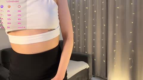 Snapshot of dontouchmyass chatting on November 2025 11:07:02 PM Ely online show from November 2025 11:07:02 PM